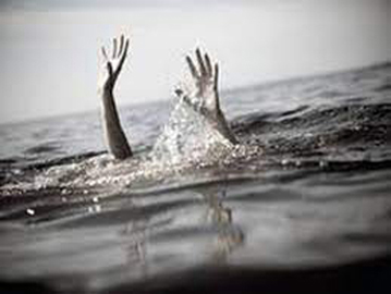 Two Children Drowned in Water in Chhattisgarh एक की मौत एक लड़ रहा जिंदगी मौत से जंग