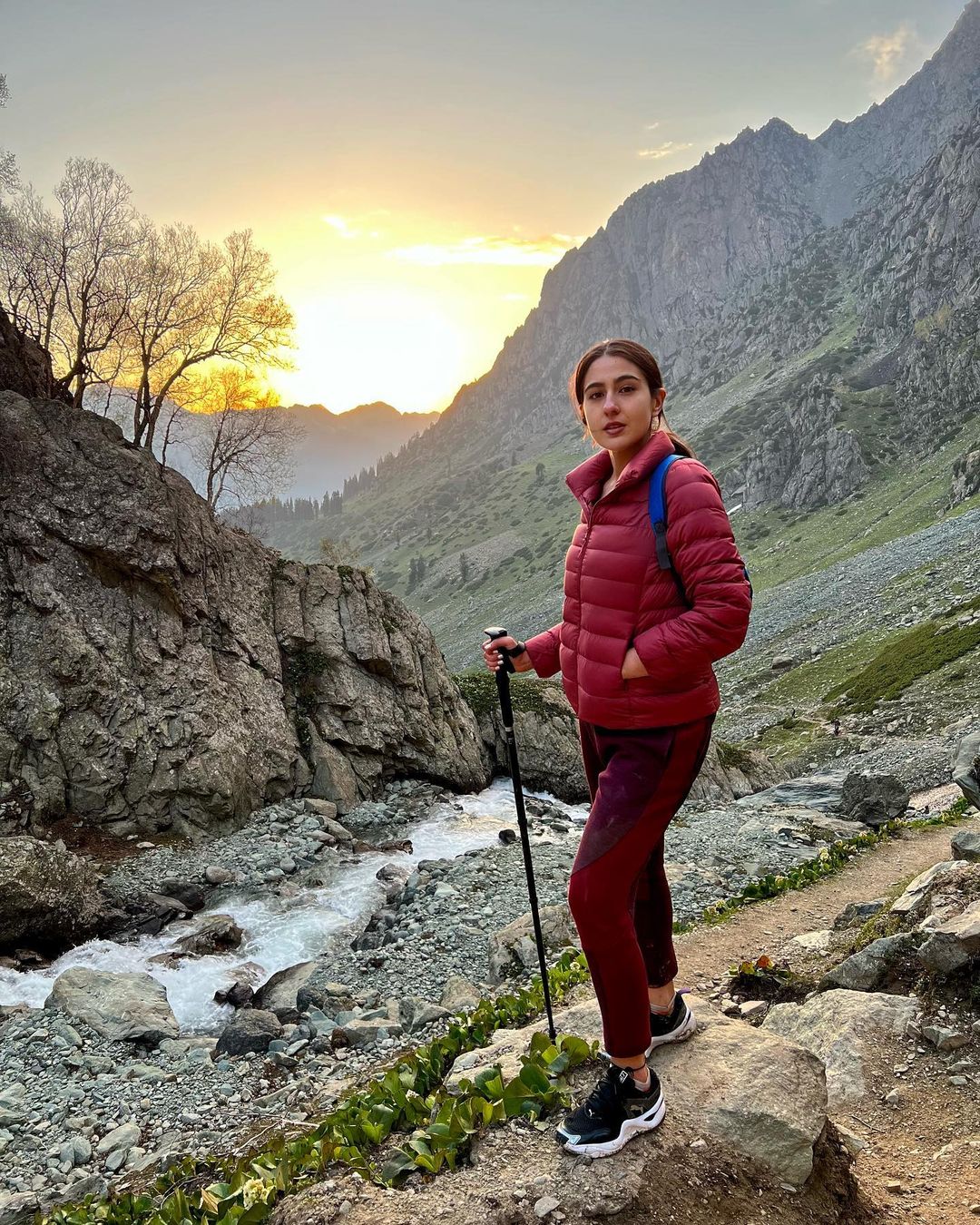 सारा अली खान कश्मीर में अपनी ट्रेकिंग की झलक के साथ आए नज़र Sara Ali Khan in Kashmir