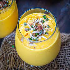 कैसे बनाये मैंगो लस्सी Mango lassi recipe