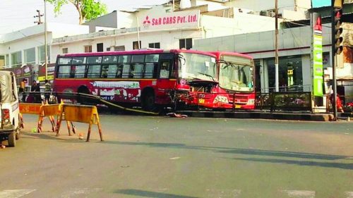 बस के हुए ब्रेक फेल, चालक की सूझ बुझ से टला हादसा