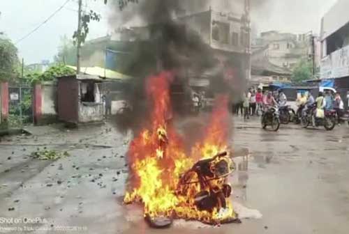 सेकेंड हैंड एक्टिवा में किक मरने पर लगी आग, फायर ब्रिगेड के आने से पहले जलकर राख