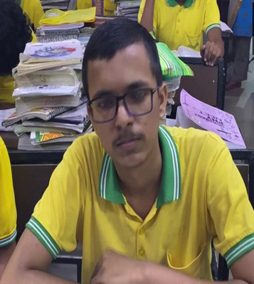 Welder's Son Secures 99.938 Percentile in First Round of JEE in Madhya Pradesh