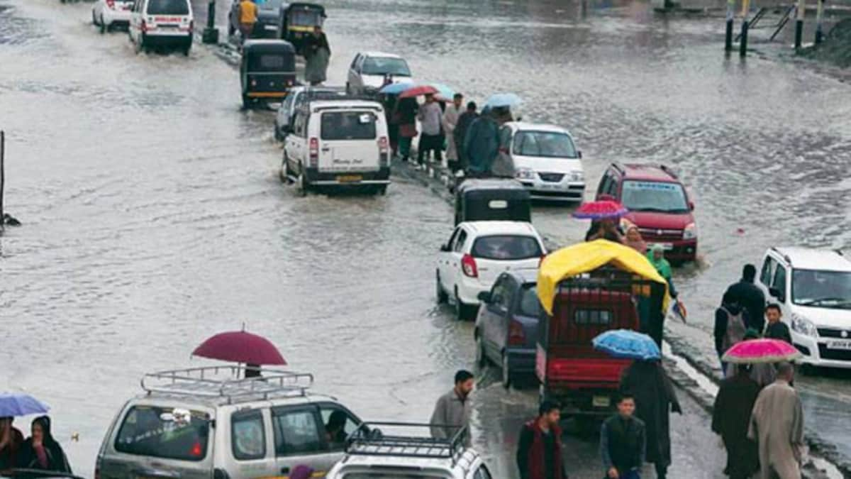 मध्य प्रदेश में बारिश की चेतावनी: भोपाल में बारिश का कहर ,कईं शहर जलमगन ,नदी नालों में आया उफान