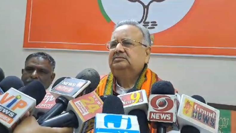 Raman Singh: दो दिवसीय प्रवास पर राजनांदगांव पहुंचे पूर्व मुख्यमंत्री रमन सिंह, राजनांदगांव विधानसभा सीट के लिए सर्वसम्मति से बढ़ाया गया नाम