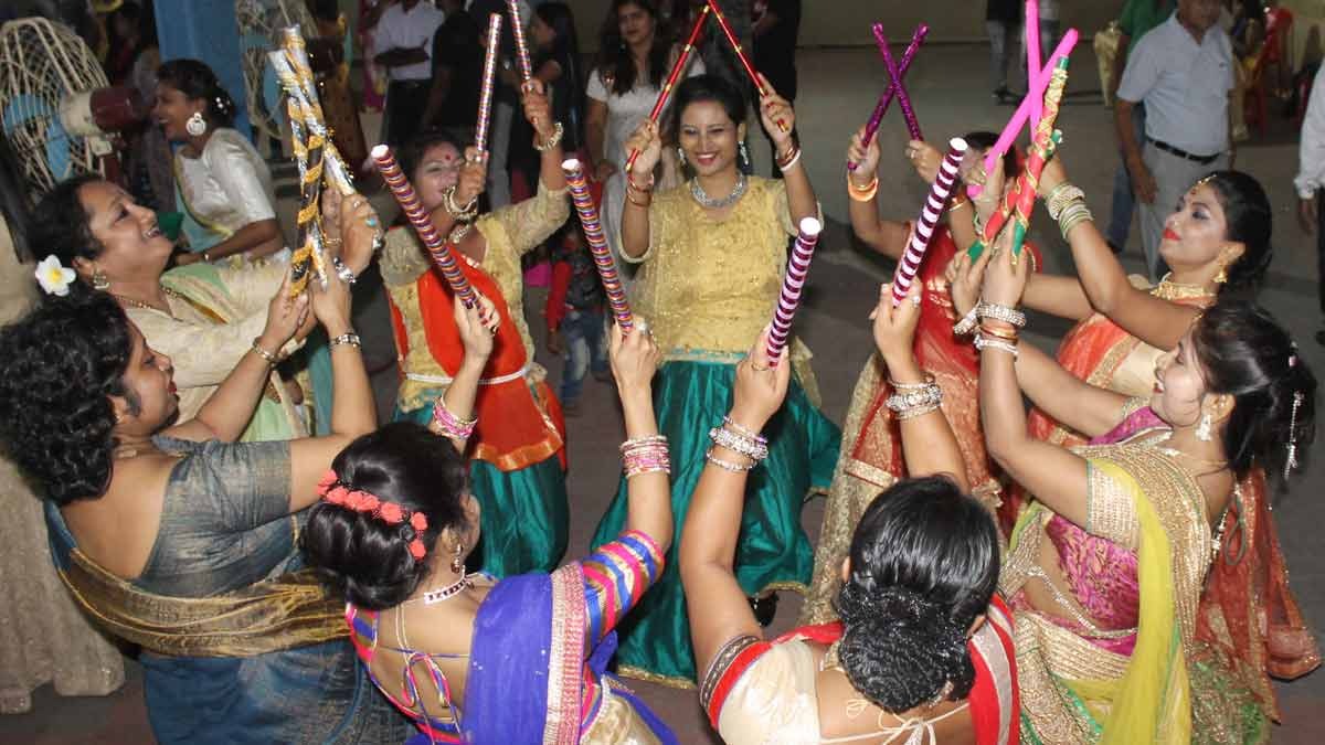 Navratri 2023: कैसे और कब शुरू हुआ गरबा, जानिए इसकी पूरी कहानी