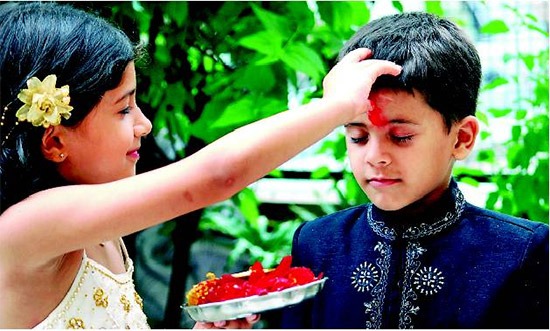 Bhai Dooj: कैसे हुई थी भाई दूज की शुरुआत, जानें इसके पीछे की वजह