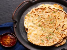 Unique Paratha Recipes: सादा पराठा खा कर हो गए हैं बोर तो ट्राई करें ये यूनिक रेसिपी