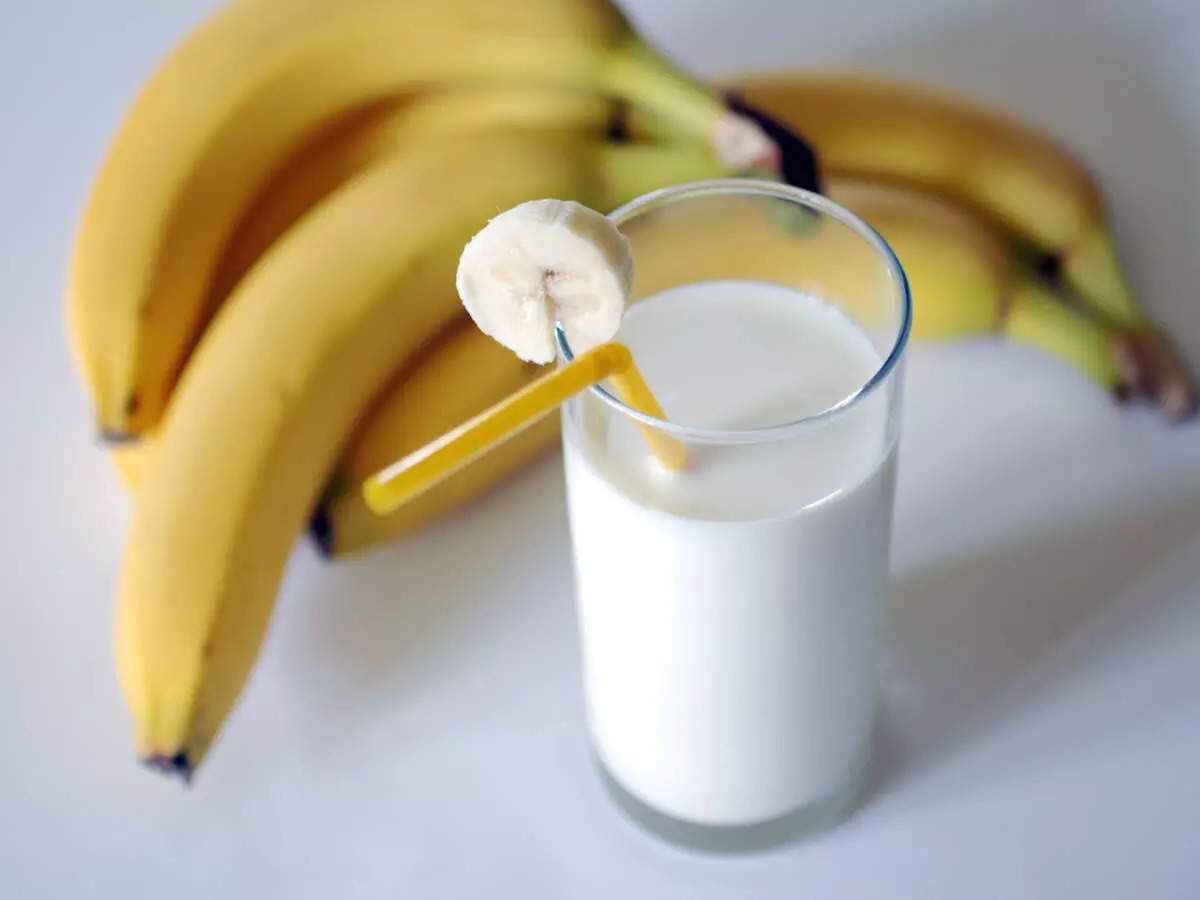 Banana with Milk: केला खाना किडनी रोगियों को पड़ सकता है भारी, जानिए विशेषज्ञों ने क्या कहा