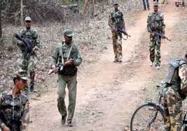 Maoists Arrested: छत्तीसगढ़ में दंतेवाड़ा-बीजापुर बॉर्डर से 10 नक्सली गिरफ्तार..26 नवंबर की आगजनी में थे शामिल