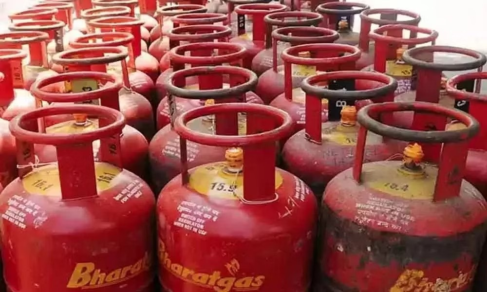 LPG Price Hike: LPG सिलेंडर के बढ़े दाम, जानें नई कीमत