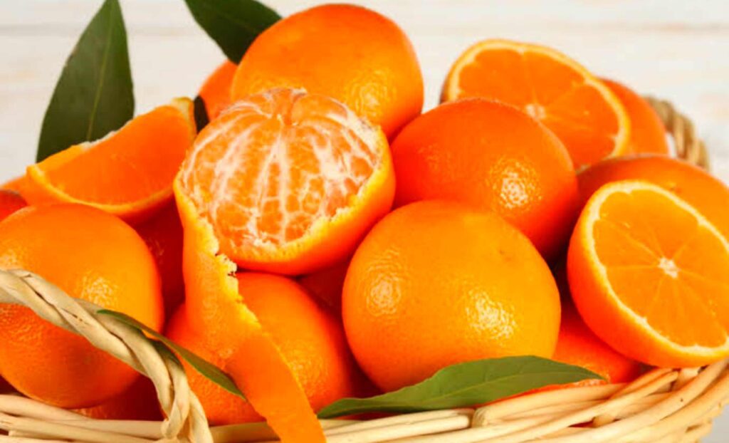 Benefits Of Oranges: सर्दियों में संतरा खाने से शरीर को मिलते हैं ये गजब के फायदे