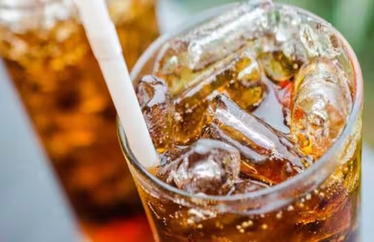 Disadvantages of cold drinks: कोल्ड ड्रिंक पीने वाले हो जाएं सतर्क, हो सकती ये बड़ी बीमारी