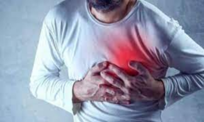 Heart Attack & Cardiac Arrest: कार्डियक अरेस्ट और हार्ट अटैक में क्या है अंतर, जानें यहां