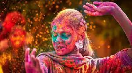 HOLI 2024: सही में बॉडी पर पहले तेल लगाने से नहीं चढ़ता रंग? जानें सच