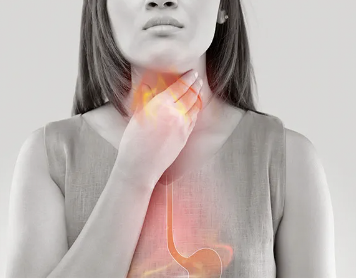 Acid Reflux: देर रात खाना खाने से होती है गैस और एसिड रिफ्लक्स की परेशानी, इन ट्रिक्स से करें तुरंत दूर