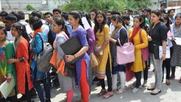 NEET 2024: NEET Exam में गड़बड़ी का आरोप, हुआ हंगामा