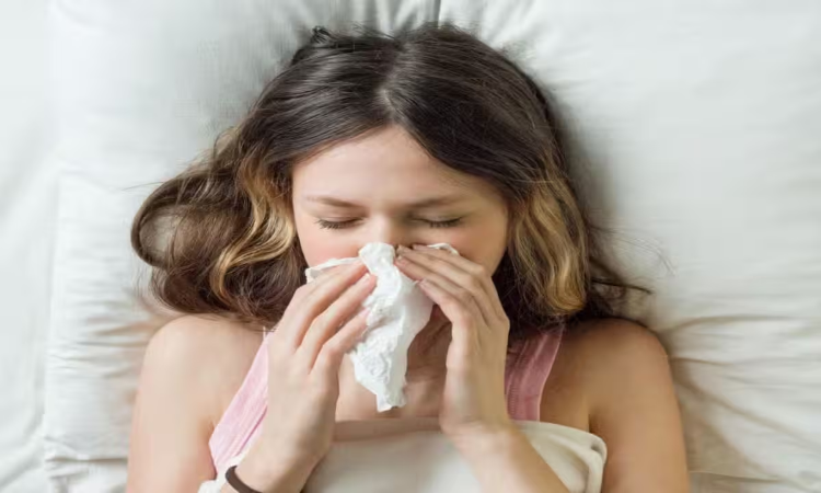 what causes a summer cold: हीट वेव के दौरान भी सर्दी-जुकाम करता है परेशान? जानें इससे बचाव का तरीका