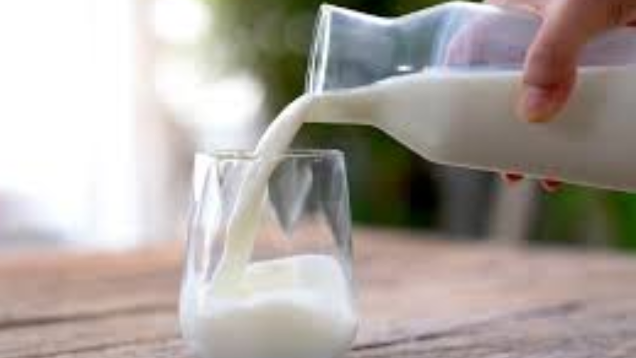 World Milk Day 2024: पीने के अलावा भी इस्तेमाल करने के 5 स्मार्ट तरीके