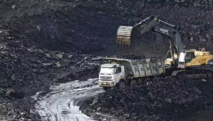 Coal Mine: निरक्षण के दौरान हुआ हादसा! पानी के तेज बहाव में बहे अधिकारी, आपदा बल जुटी तलाश में